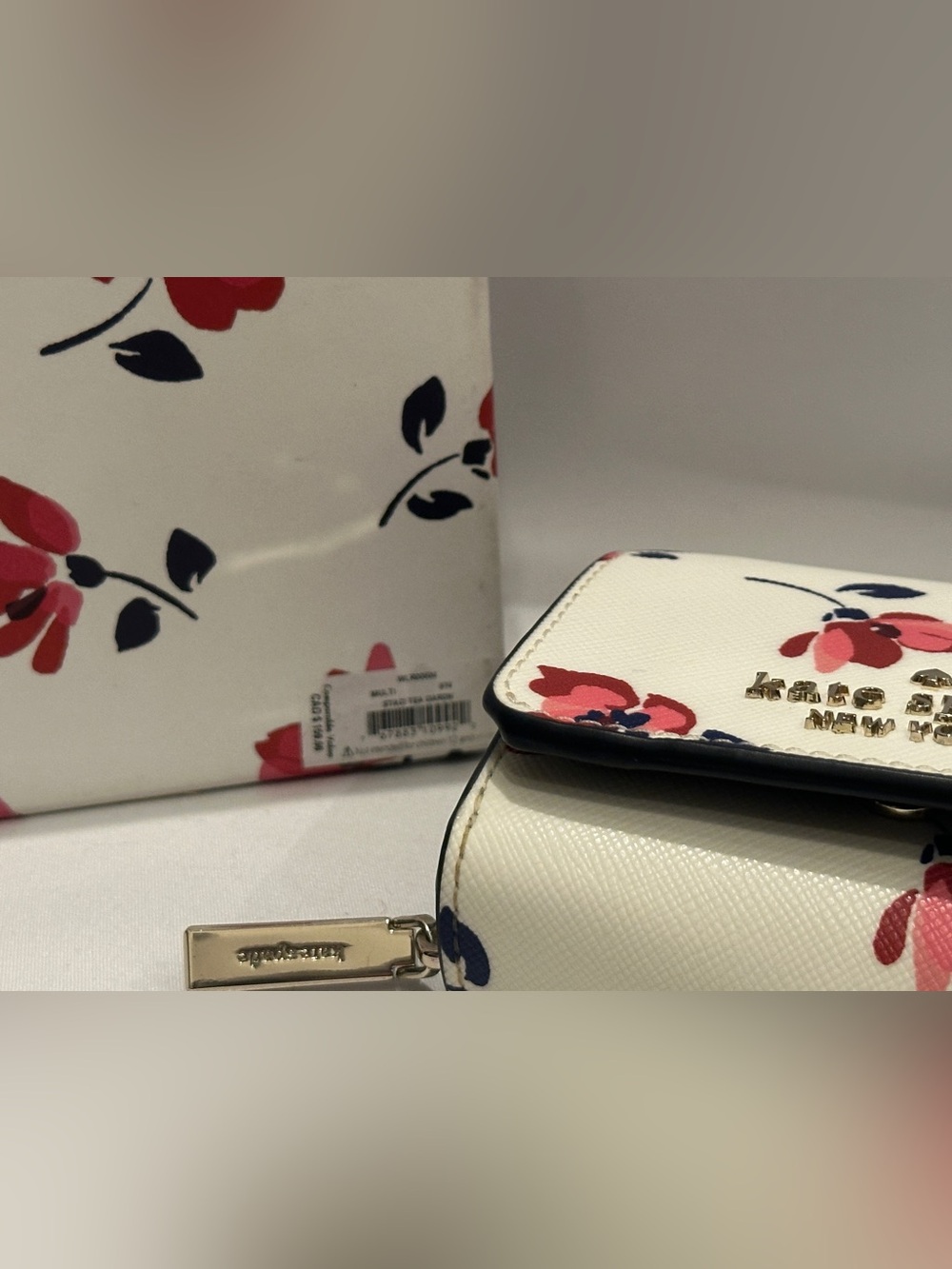 kate spade White Floral Zip Around Compact Wallet NWT&Box - Picture 12 of 16